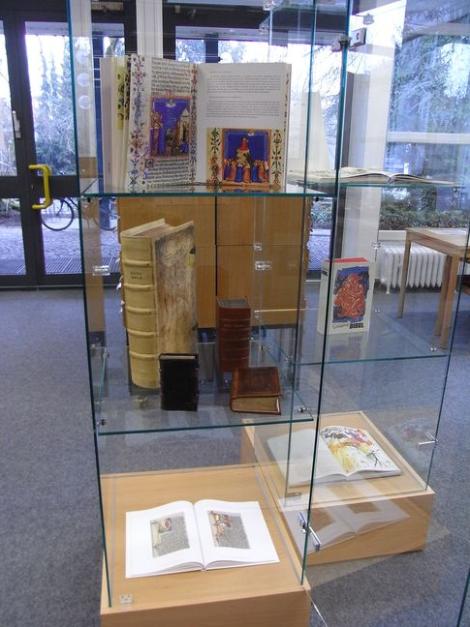Bibelausgaben aus den Beständen der Diözesanbibliothek (c) Diözesanbibliothek Aachen